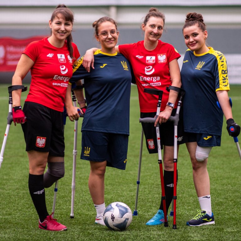 Wspólna Pasja na Boisku: Gościmy Reprezentacje Kobiet Polski i Ukrainy w AMP Futbolu